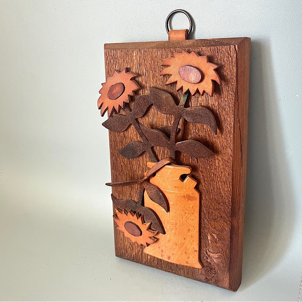 Vintage Leather Plaque Handmade Mid Century Flower 3D Sculpture Wall Decor - Picture 7 of 7